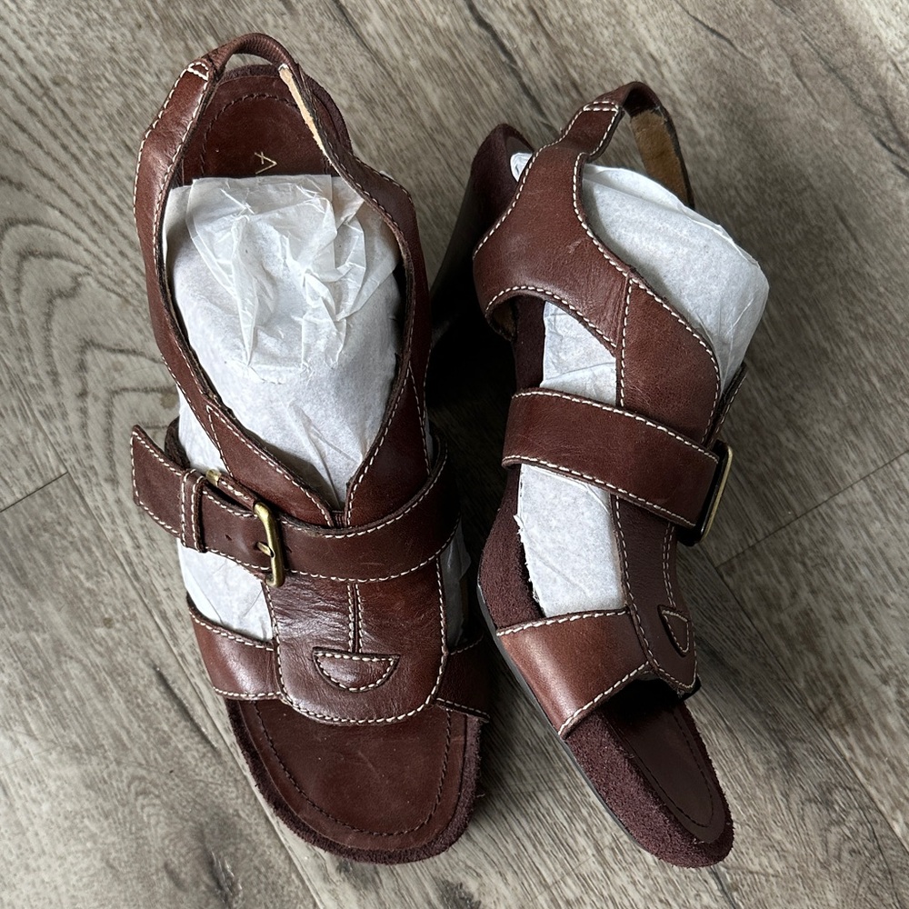 AEROSOLES Brown Leather Heels